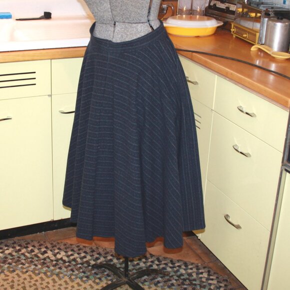 Vatralala & Coh Wool Skirt Heavyweight - Picture 3 of 7